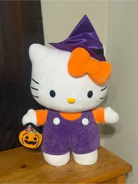 Hello Kitty Halloween Witch Greeter